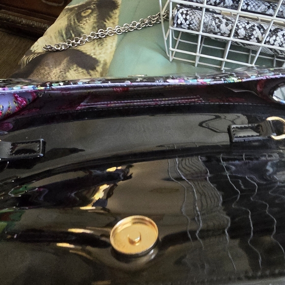 Betsey Johnson Crossbody clutch - Picture 5 of 7